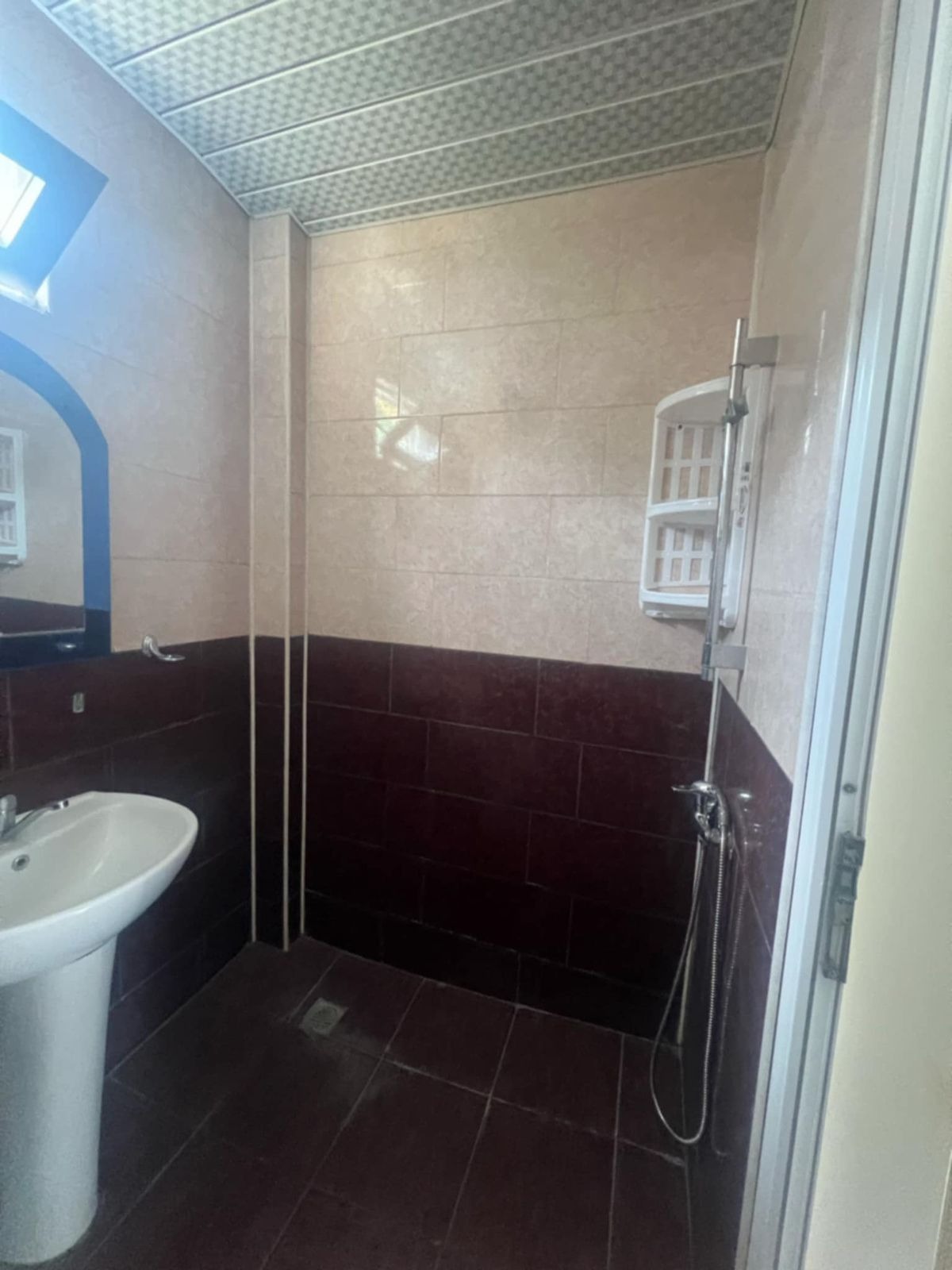 Tsminda Andria Pirveltsodebuli Highway, 98ბ/გ - Agi commercial Tsminda Andria Pirveltsodebuli Highway, 98ბ/გ